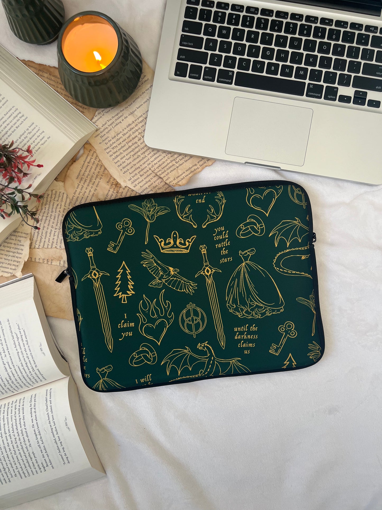 Queen of Terrasen Laptop Sleeve